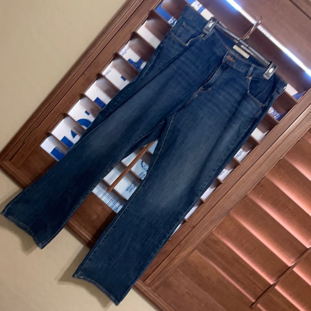 Curvy Bootcut Levi’s